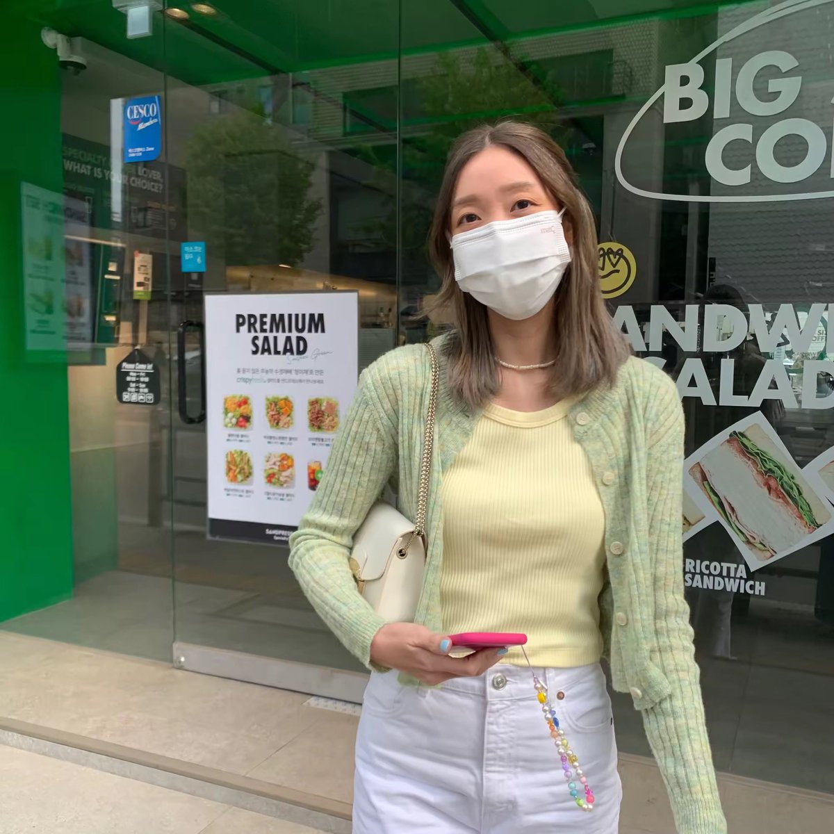 sunsetwyouu's tweet photo. ส่งต่อเสื้อคลุม 150 รวมส่ง 
สนใจ dm ดูรูปเพิ่มเติมได้ค่ะ

#ส่งต่อเสื้อผ้า #ส่งต่อเสื้อผ้ามือสอง #เสื้อผ้ามือสอง  #เสื้อผ้ามือสองสภาพดี #เสื้อผ้ามือ2 #ส่งต่อประเป๋า https://t.co/taedZj0qFJ