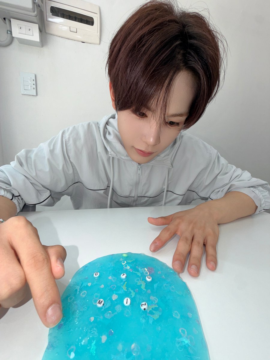 XODIAC_MEMBERS's tweet photo. [#규민🐶] 

가둬드려요?😗

#XODIAC #소디엑 #GYUMIN #규민 #똑똑똑_귬이등장 https://t.co/1rkhRp9AFc