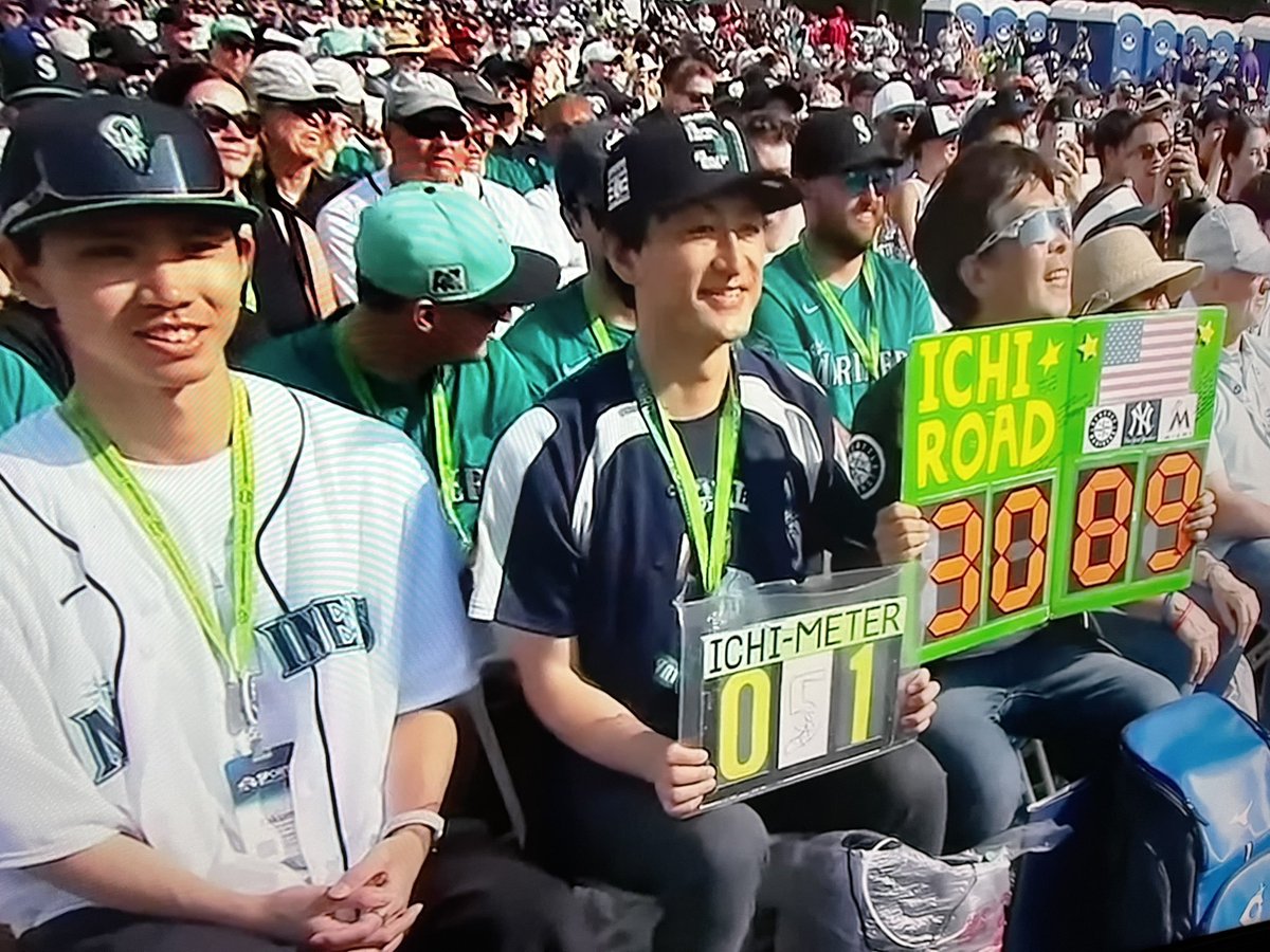 popcorn_toshi51's tweet photo. イチロー選手の米国野球殿堂入り表彰式典に参加してから一年。アメリカの“野球の聖地”として有名な村「クーパーズタウン」へ。直前までまさかの痛風発作、痛み止めを飲みながらの渡米。いま、イチロー選手のスピーチを改めてかみしめる。MLB公式YouTubeチャンネルにも映っていて…一生のギフトです。 https://t.co/fir65jjWVn