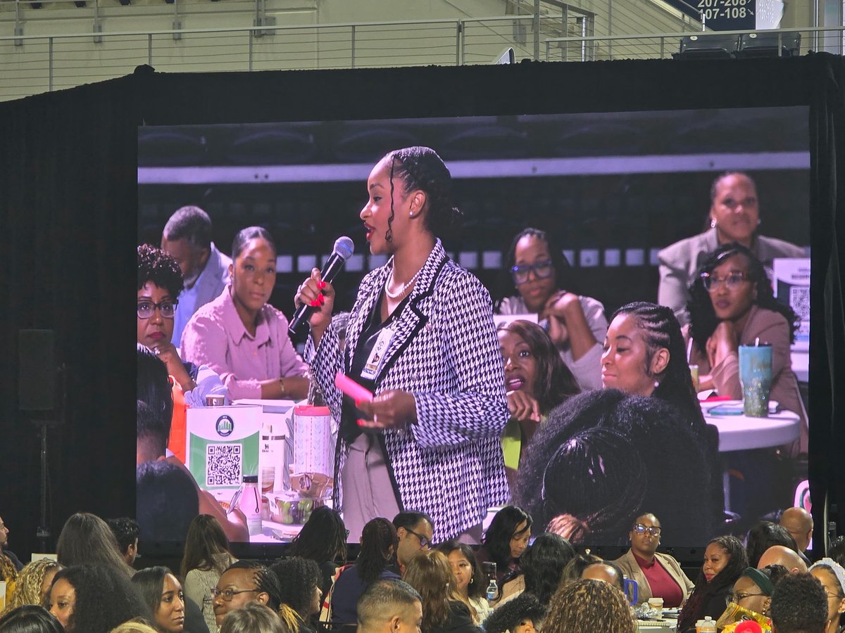 DrLuxy_Spears's tweet photo. Outstanding leadership learning these past couple of weeks! We explored the science & art of teaching, coaching, accountability, and building a high-performance culture, etc. 1 phrase has been on repeat in my mind: โPut me in the game, Coach!โ Ready for transformation! #HISD #HQI https://t.co/vsBlwnMN00