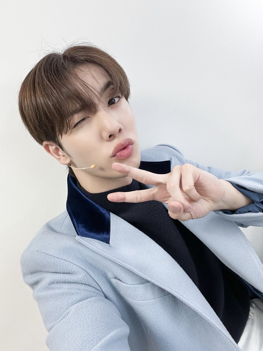 nSSign_official's tweet photo. [ #카즈타 ] 구승준 오사카에 다시 왔어용ㅎㅎㅎ
앞으로 여러분들 만날 수 있는게 기대돼용🫰🏻
우리 빨리 보장💕

#nSSign #엔싸인 #エンサイン #KAZUTA https://t.co/oB7lDopRK5