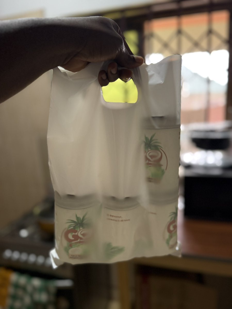 aa__frankie's tweet photo. 30 days into business #2 and so far:

🥳 100+ cans sold
🥳 GHS2k+ in revenue
🥳 4 events
🥳 Snapchat as the only active marketing channel

Here's what I do
Sell PET canned fresh coconut water at GHS 15.00 for singles and GHS 55.00 for 4-in-a-pack  and sells fresh coconuts at events

Try me out. 
Pre-orders only 

Congratulations to me🥳