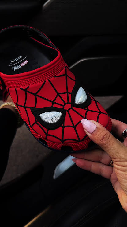 CaminoTV's tweet photo. la crocs Spiderman a restock les reufs du 42 au 49 🫡

https://t.co/5qctkbOdy8 70€ https://t.co/oOIKcxEehx