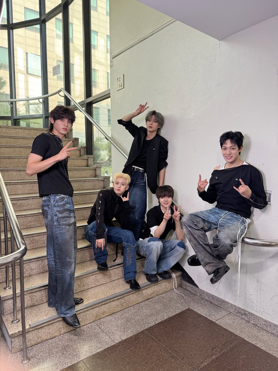 officialTheWind's tweet photo. [📸]

#260731

✔️ The Wind (더윈드) KBS #뮤직뱅크 🎬🩶

#더윈드 #THEWIND #The_Wind
#Second_Wind https://t.co/9lLeuYNQQ8