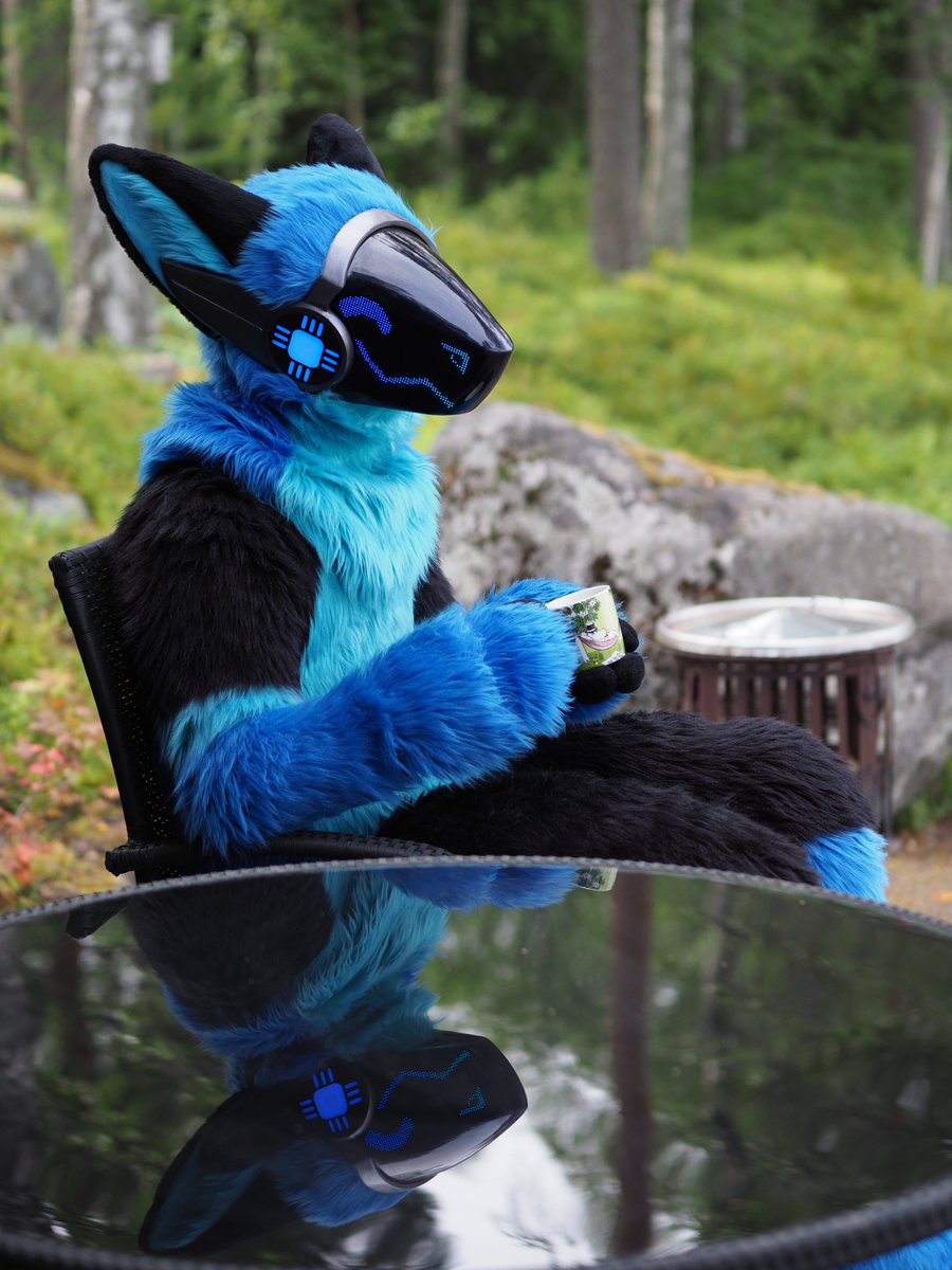 BittiProtogen's tweet photo. Time for a cup of coffee and a moment of self-reflection.

📸MikitaMeow

#fursuitfriday #bittiprotogen #protogen #furry #fursuiter https://t.co/TEgHsfYLp0