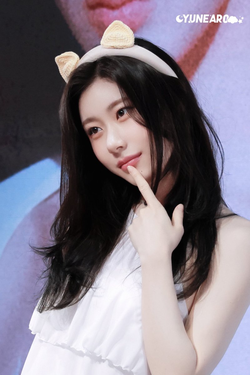 yunaer0's tweet photo. 260726 KMONSTAR D2

귀요미

#채령 #CHAERYEONG #チェリョン
#있지 #ITZY https://t.co/rN99O9rzCq