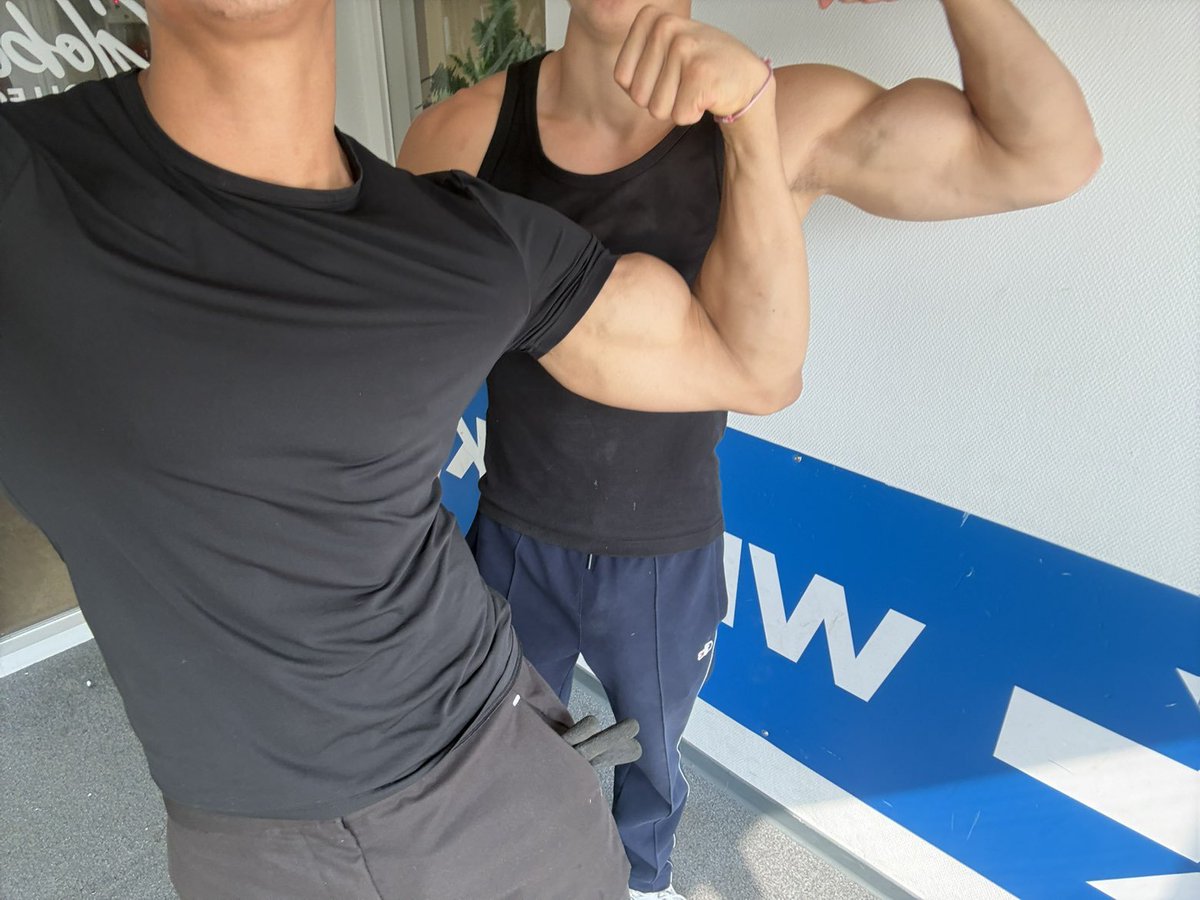 dutchalphaduo's tweet photo. Worship these biceps, slave!
#findom #findomnl #alpha https://t.co/SjHDqGGQQ5