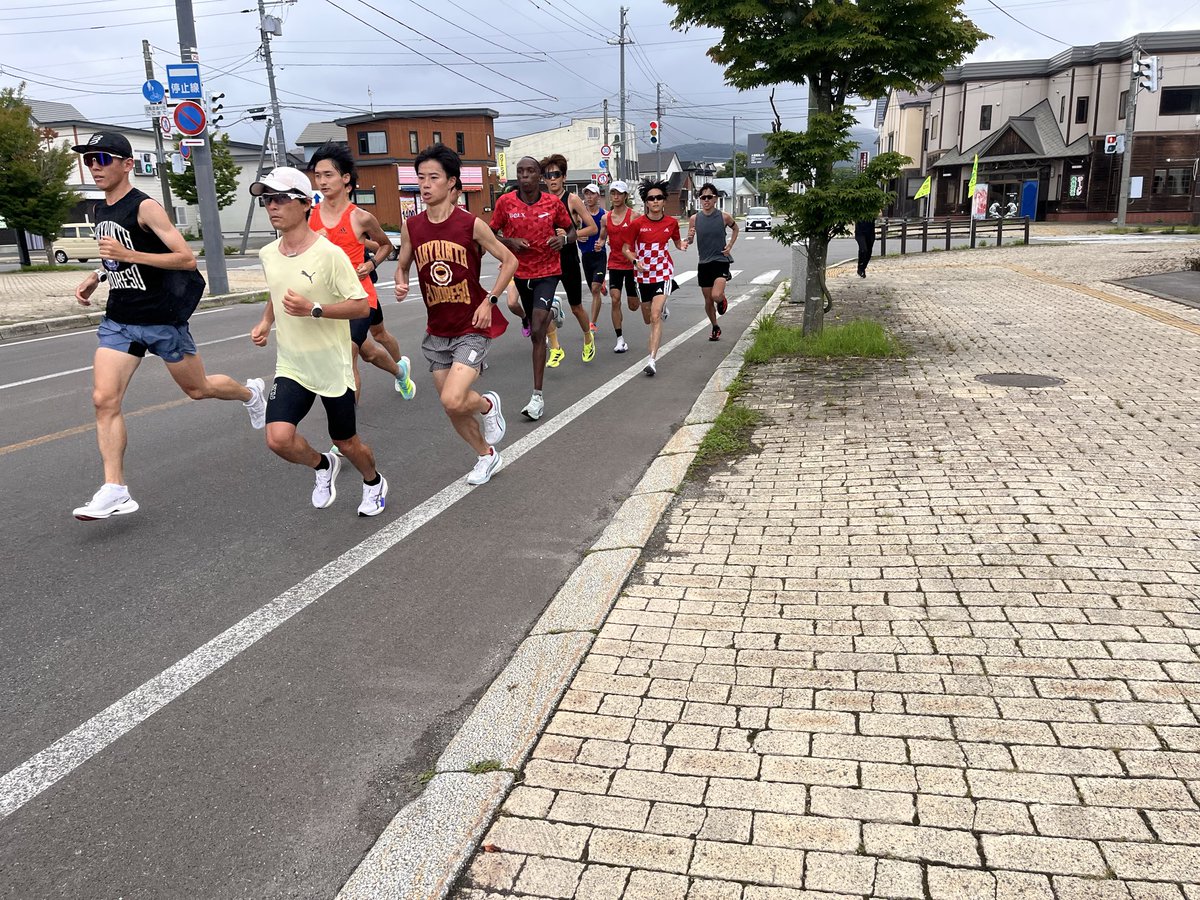 belx_ekiden's tweet photo. 北海道合宿がスタートして数日。
今、北海道は涼しく22℃！
会社、職場の理解で長期合宿させていただけることに感謝して、良い練習をしていきます。本日はそれぞれのロングラン！
#サンベルクス　#belx   #北海道 https://t.co/dnnVxQE7V2