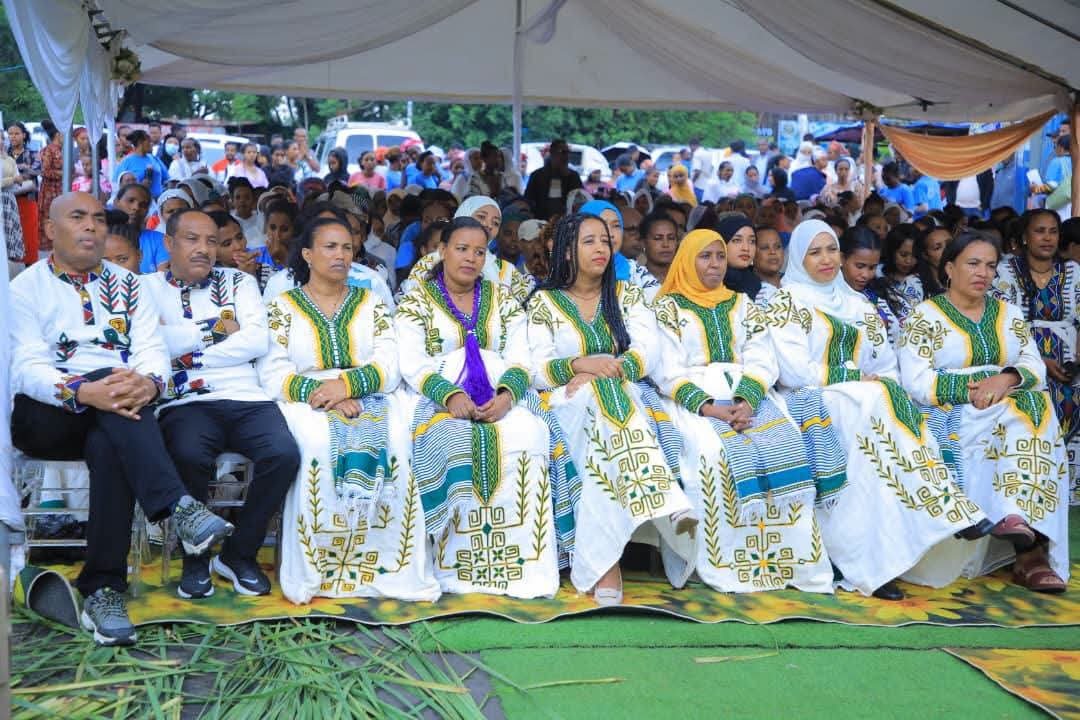 AppAmhara's tweet photo. The Prosperity Party Women's Wing Office, in collaboration with the Amhara Regional Women's Wing, is holding a summer volunteer service campaign in Bahir Dar city under the theme "Virtue for Sisterhood, Women's Participation and Benefit". 

#Prosperity https://t.co/NMheatVo3v