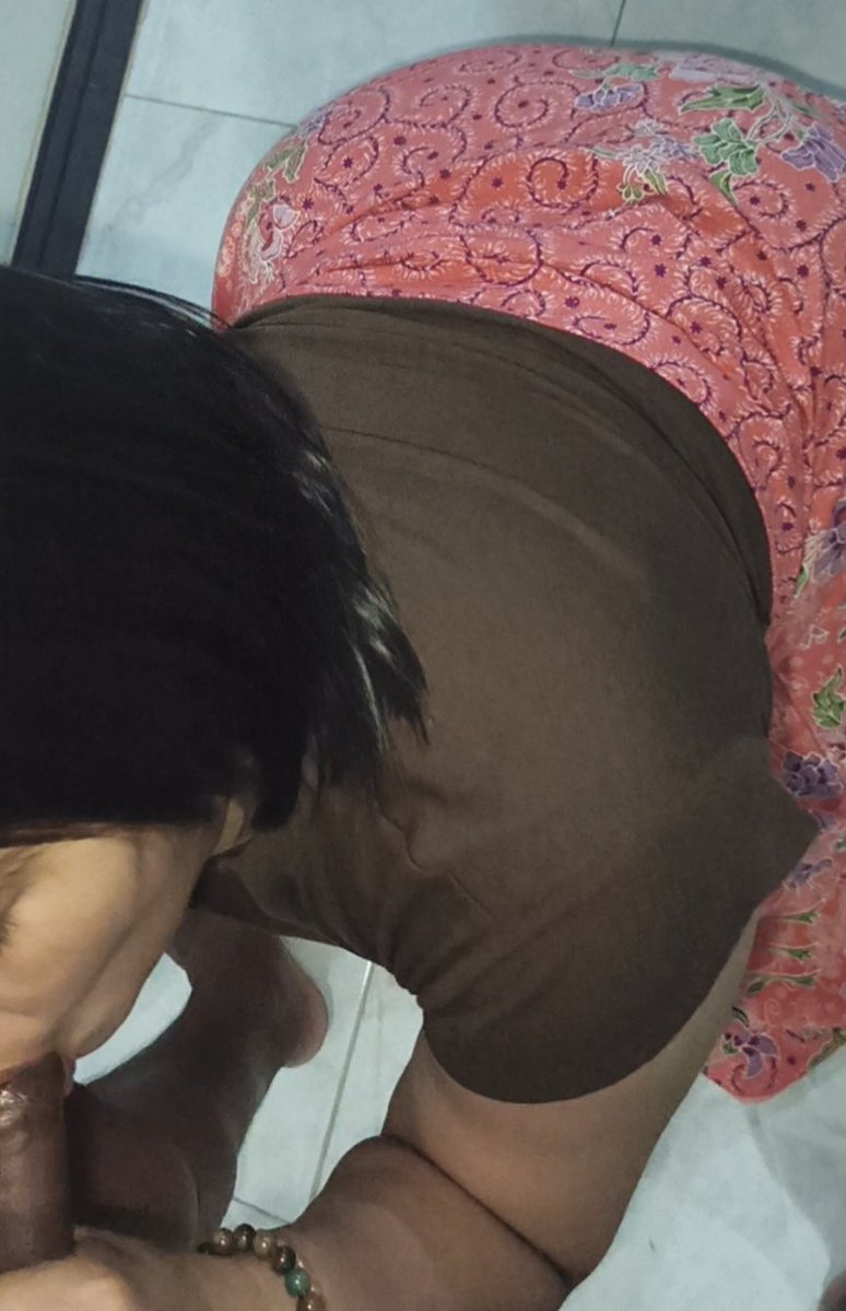 latte1244's tweet photo. ดูดควยจนเมื่อยปาก#ผ้าถุงเสียว#สาวใหญ่ใส่ผ้าถุง#สาวอวบน่าเยด https://t.co/kp6WxxNbro