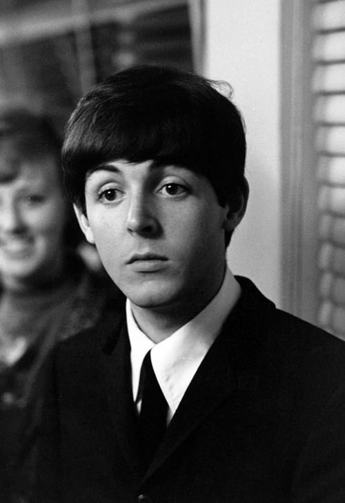 beatlequeef's tweet photo. just know that whatever expression your pfp is making that's the tone i read your tweets in, for example if this photo of paul was your pfp i would read everything you say in a slightly surprised tone https://t.co/lLQhNFKSKx
