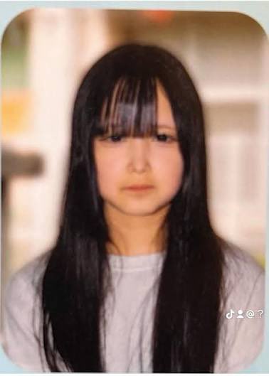 _a_15_z's tweet photo. 昔に戻れとか言ってるヤツいるけどおめーに求められるような容姿になろうとしてねぇんだよ私の理想の容姿になってんだよ今w

←小6   →中三 https://t.co/gWlPT6RRxb