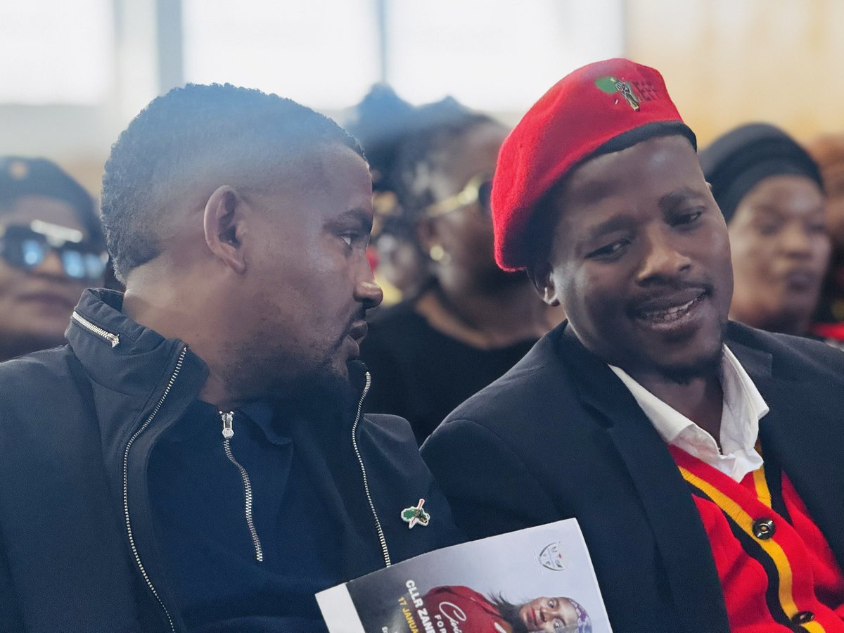 EFFEASTERNCAPE_'s tweet photo. 🕯️Rest in Peace🕯️
The EFF Provincial Chairperson of Gauteng and MEC for finance in Gauteng, Commissar Nkululeko Dunga at the funeral service of fighter Zanele Mali-Sikawuti currently underway at Swanepoel Hall, Despatch.
#RIPFighter https://t.co/n3YIiIgZDy