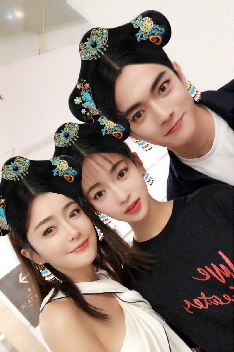 mokcaicai's tweet photo. 누나랑 사귀면서 그 남동생이랑도 사귀는 여주 흔하지않다 https://t.co/d383v5UteQ