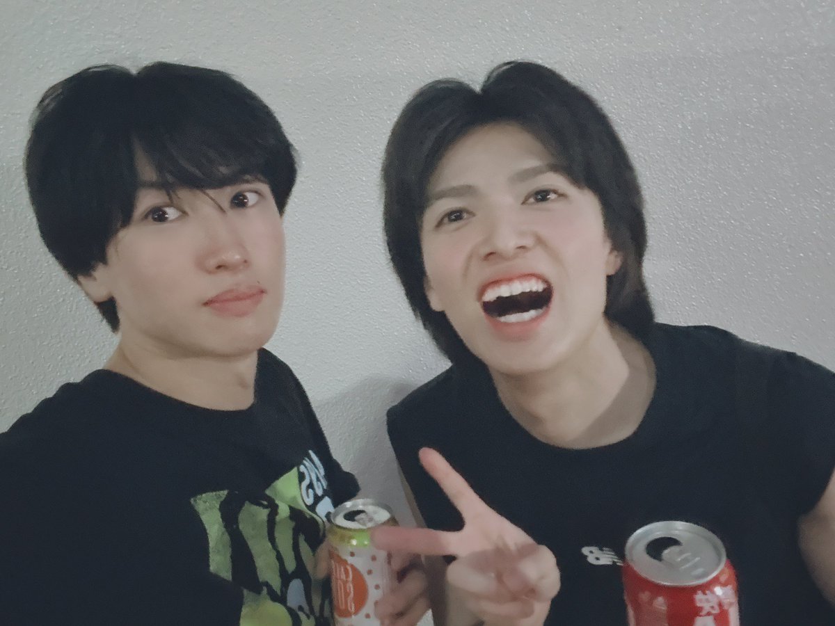 yuyaarai1220's tweet photo. #六単
稽古行ってきました！！
今日も大汗。笑
沢山アクションしてきました！！🙌

髪も短くなりまして、
気持ちよく稽古しております。✨

#忍ミュ https://t.co/K5gTEKDGbq