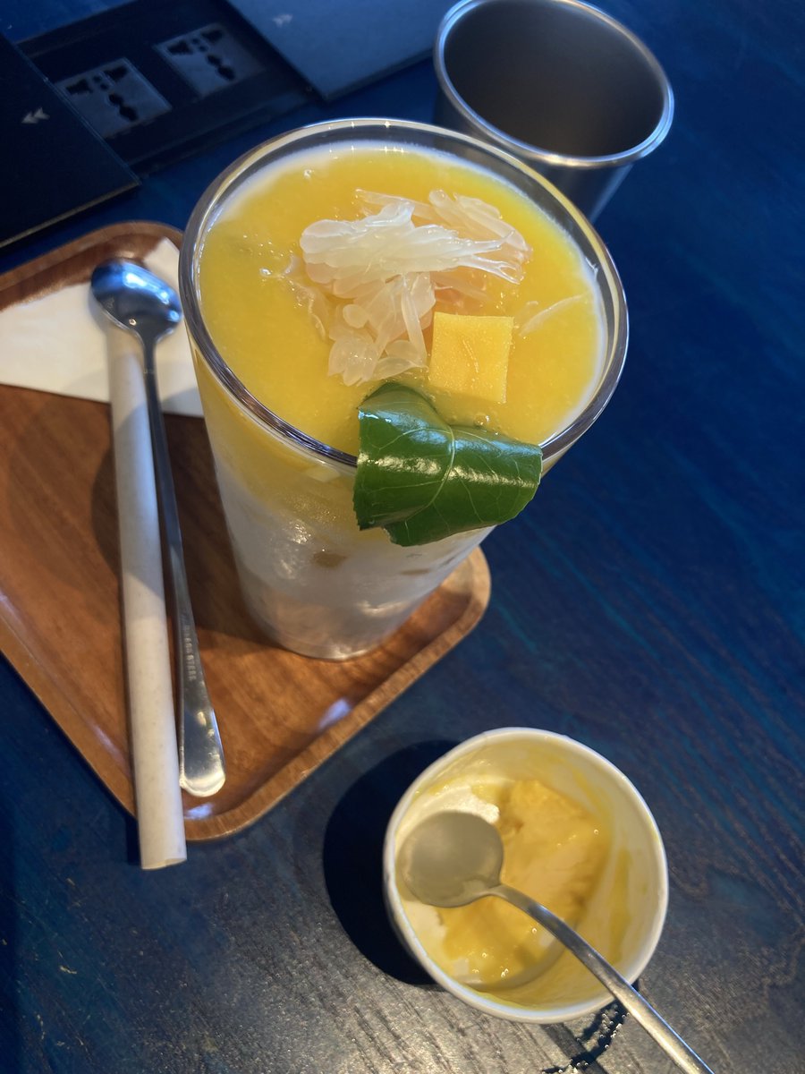 olizaytun's tweet photo. First day in Vietnam 🇻🇳 and the welcome committee is pure tropical 🥭🥥
#Mango&amp; #Coconut hitting different when you’re actually here 🌟 https://t.co/NXNQSvpQaF