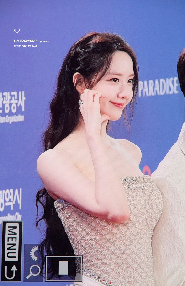 limyoonabar's tweet photo. 260731 제5회 청룡시리즈어워즈 레드카펫 

#윤아 #임윤아
#Yoona #limyoona https://t.co/qtF3oOgVLw