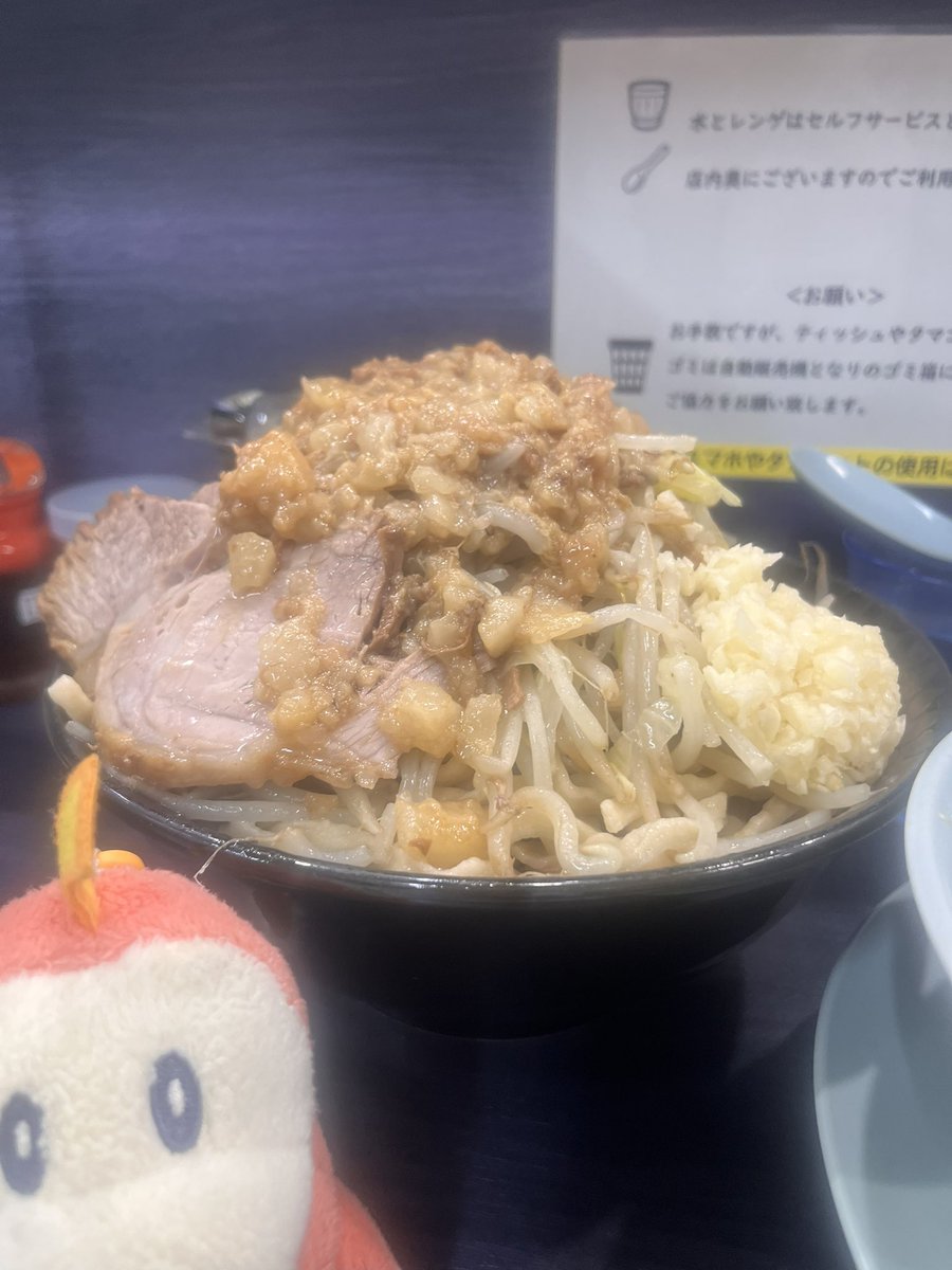 poke12181's tweet photo. 人生って初二郎系つけ麺！！
オリバーヌードル
つけめん麺大盛り500g 全部と生姜

美味しすぎる！！
麺だけで食べると小麦の香りがすんごい！！
麺も冷たくて、つけ汁もさっぱりだからいつもより全然軽かった！
次は別皿脂しよっと！
500だと余裕だー！

ご馳走様でした！
#オリバーヌードル https://t.co/ypz5SUTRzT