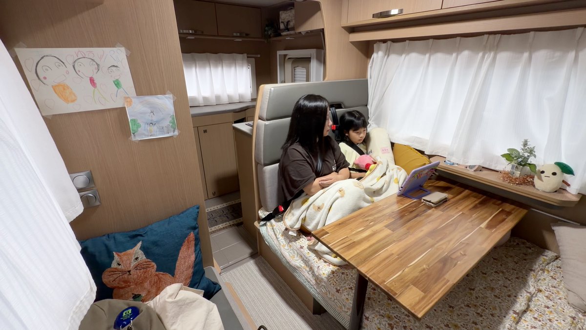 leaves_diary88's tweet photo. 明日8月1日(土)19時に動画公開します！
ユウリの夏休みが始まり、宮城県へ旅に出ました。
片道約6時間。長距離移動に備えて準備万端！
大雨が降る高速道路を走り、SAで車中泊します。
止まない雨は朝まで続き、24時間過ごした高速道路を降りると宮城県の旅が始まりました。
ぜひご覧ください😄 https://t.co/fAIcb8eOhu