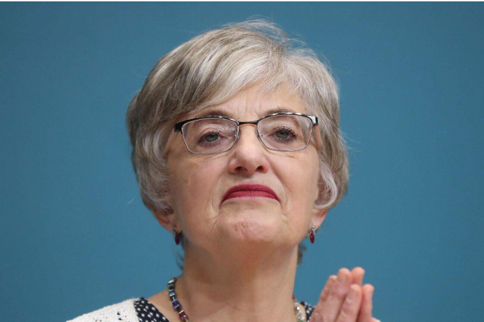 Maximil86429959's tweet photo. Ireland, the insanely Woke country that previously had a childless gay woman as Minister for Children, then a childless gay man as Minister for Children &amp; now has another childless woman as Minister for children, who seems to be ok with sexually explicit material for children⚠️👇 https://t.co/uXQJFJTy2P