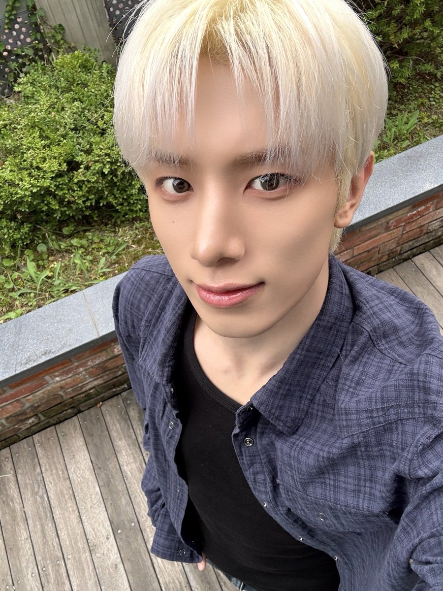 3o403's tweet photo. 사⠀⠀⠀고⠀⠀⠀감
이 무었인지 아십니까. https://t.co/I1cAq5Gubd