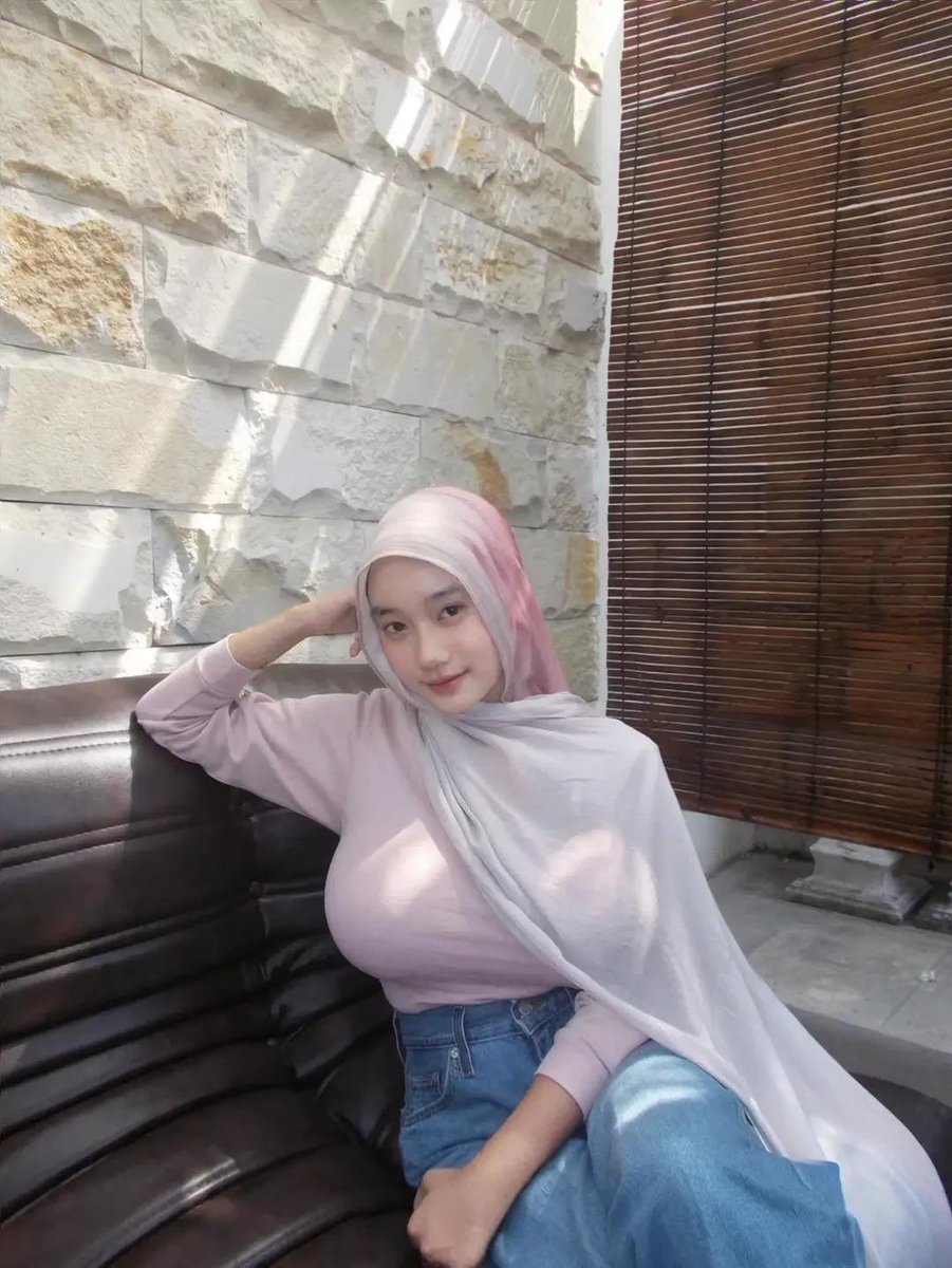 sifakcq's tweet photo. Sedap nye awekni tgh ramai kt malay full video kat byo #awektudung #tudung #malaysia https://t.co/4A25YfLcKf