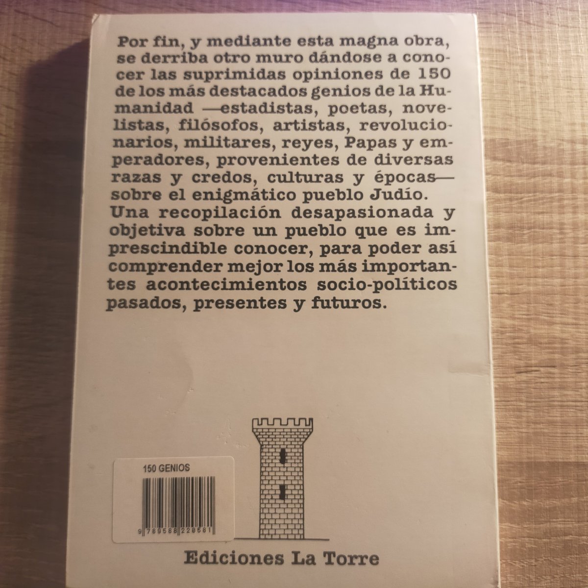 diegotox20's tweet photo. Recomiendo este libro por lo que sea. Vendo ejemplares a 25€ por si a alguien le interesa. https://t.co/xbwRcfCoAy