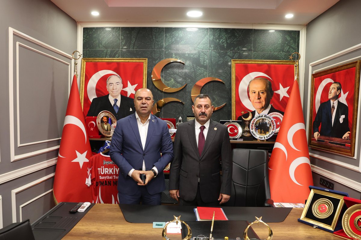 Sanliurfa_MHP's tweet photo. Karaköprü Belediye Başkanı Sayın Nihat Çiftçi, İl Başkanımız Sayın Ecz. Osman Mutlu’ya hayırlı olsun ziyaretinde bulundu.

Ziyarette şehrimizin gündemine ilişkin karşılıklı istişarelerde bulunuldu.

Nazik ziyaretlerinden dolayı kendilerine teşekkür ediyor, çalışmalarında başarılar diliyoruz.

@dbdevletbahceli 
@MHP_Bilgi 
@eczosmanmutlu