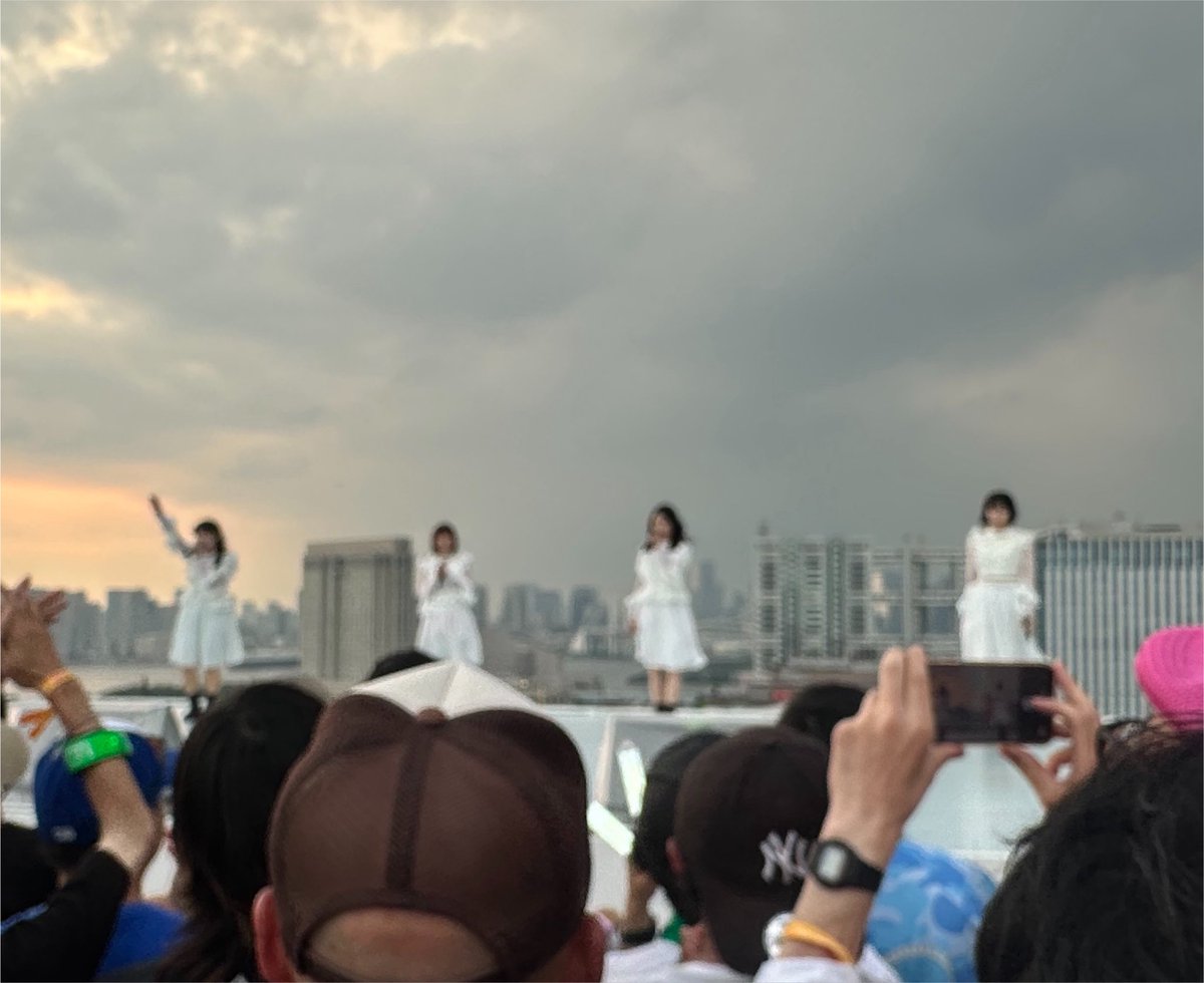 akimo_johan_B's tweet photo. TIF撤収！NUANCEさん最高のスカイステージでした！ステージ終わってすぐに雨粒がポツポツ、帰りもいい演出付きで最高のTIFでした！ https://t.co/yrBn36Ke3I