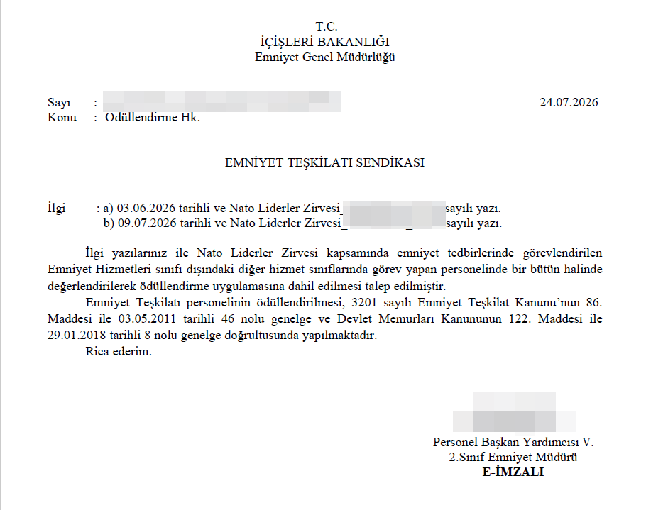 EmniyetTS's tweet photo. HAKLI TALEBİMİZ KARŞILIK BULDU!

ANKARA İL EMNİYET MÜDÜRLÜĞÜNDE TÜM PERSONELİN TALTİF İLE ÖDÜLLENDİRİLMESİ SAĞLANDI!

36. NATO Devlet ve Hükûmet Başkanları Zirvesi sürecinde yalnızca sahada görev yapan personelin değil; artan iş yükünü omuzlayan, izinleri iptal edilen, teşkilat hizmetlerinin kesintisiz yürütülmesi adına büyük fedakârlık gösteren tüm teşkilat mensuplarının taltif ile ödüllendirilmesini talep ettiğimiz yazışmalarımız, görüşmelerimiz ve takiplerimiz olumlu sonuçlanmıştır.

Yaptığımız girişimler neticesinde, sadece sahada görev alan personelin değil, iş yükünü birlikte sırtlayan, izinleri kapatılan ve organizasyonun başarıyla tamamlanmasına görünmeyen emekleriyle katkı sunan tüm teşkilat mensuplarının ödüllendirilmesi yönündeki talebimiz olumlu karşılanmış, Ankara İl Emniyet Müdürlüğü tarafından tüm personelin taltif ile ödüllendirilmesine yönelik süreç tamamlanmıştır.

Bu karar, teşkilatımızda birlik, beraberlik, adalet ve hakkaniyet anlayışını güçlendiren ,ortak emeğin karşılığını bulması bakımından önemli bir örnek olmuştur.

Başta sürece gösterdiği destek ve yapıcı yaklaşım nedeniyle İçişleri Bakanlığımıza, teşkilat mensuplarımızın haklı taleplerine duyarlılık gösteren Emniyet Genel Müdürlüğümüze, taleplerimizin karşılık bulmasına katkı sağlayan Ankara İl Emniyet Müdürlüğümüze ve sürece katkı sunan tüm yöneticilerimize teşekkür ediyoruz.

Bu vesileyle , 36. NATO Devlet ve Hükûmet Başkanları Zirvesi kapsamında personel görevlendiren veya organizasyon süresince kendi illerinde teyakkuz hâlinde görev yapan diğer il emniyet müdürlüklerinde de aynı hakkaniyet anlayışının hayata geçirilmesini, görev alan ve artan iş yükünü omuzlayan tüm personelin hizmet sınıfı ayrımı gözetilmeksizin taltif ile ödüllendirilmesini temenni ediyoruz.

Emniyet Teşkilatı Sendikası olarak bundan sonra da teşkilat mensuplarımızın haklı taleplerini kararlılıkla takip etmeye, ortak emeğin karşılığını bulması için mücadele etmeye devam edeceğiz.

@mustafaciftcitr 
@ValiFidan 
@Maksutyuksek