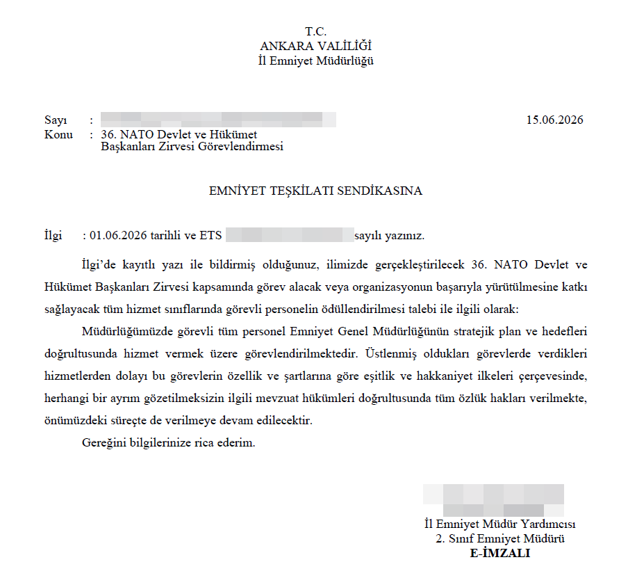 EmniyetTS's tweet photo. HAKLI TALEBİMİZ KARŞILIK BULDU!

ANKARA İL EMNİYET MÜDÜRLÜĞÜNDE TÜM PERSONELİN TALTİF İLE ÖDÜLLENDİRİLMESİ SAĞLANDI!

36. NATO Devlet ve Hükûmet Başkanları Zirvesi sürecinde yalnızca sahada görev yapan personelin değil; artan iş yükünü omuzlayan, izinleri iptal edilen, teşkilat hizmetlerinin kesintisiz yürütülmesi adına büyük fedakârlık gösteren tüm teşkilat mensuplarının taltif ile ödüllendirilmesini talep ettiğimiz yazışmalarımız, görüşmelerimiz ve takiplerimiz olumlu sonuçlanmıştır.

Yaptığımız girişimler neticesinde, sadece sahada görev alan personelin değil, iş yükünü birlikte sırtlayan, izinleri kapatılan ve organizasyonun başarıyla tamamlanmasına görünmeyen emekleriyle katkı sunan tüm teşkilat mensuplarının ödüllendirilmesi yönündeki talebimiz olumlu karşılanmış, Ankara İl Emniyet Müdürlüğü tarafından tüm personelin taltif ile ödüllendirilmesine yönelik süreç tamamlanmıştır.

Bu karar, teşkilatımızda birlik, beraberlik, adalet ve hakkaniyet anlayışını güçlendiren ,ortak emeğin karşılığını bulması bakımından önemli bir örnek olmuştur.

Başta sürece gösterdiği destek ve yapıcı yaklaşım nedeniyle İçişleri Bakanlığımıza, teşkilat mensuplarımızın haklı taleplerine duyarlılık gösteren Emniyet Genel Müdürlüğümüze, taleplerimizin karşılık bulmasına katkı sağlayan Ankara İl Emniyet Müdürlüğümüze ve sürece katkı sunan tüm yöneticilerimize teşekkür ediyoruz.

Bu vesileyle , 36. NATO Devlet ve Hükûmet Başkanları Zirvesi kapsamında personel görevlendiren veya organizasyon süresince kendi illerinde teyakkuz hâlinde görev yapan diğer il emniyet müdürlüklerinde de aynı hakkaniyet anlayışının hayata geçirilmesini, görev alan ve artan iş yükünü omuzlayan tüm personelin hizmet sınıfı ayrımı gözetilmeksizin taltif ile ödüllendirilmesini temenni ediyoruz.

Emniyet Teşkilatı Sendikası olarak bundan sonra da teşkilat mensuplarımızın haklı taleplerini kararlılıkla takip etmeye, ortak emeğin karşılığını bulması için mücadele etmeye devam edeceğiz.

@mustafaciftcitr 
@ValiFidan 
@Maksutyuksek