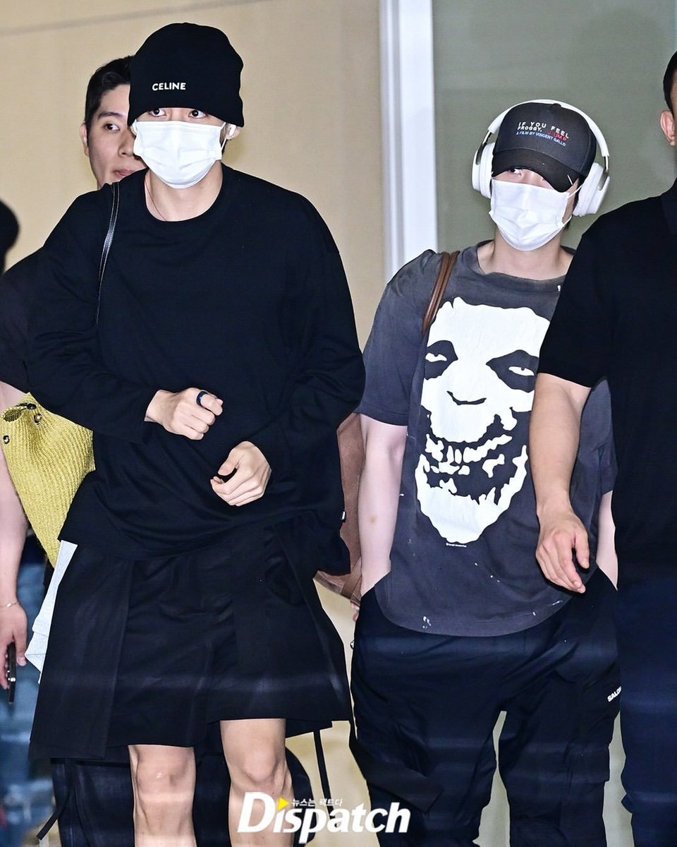 TK_Colombia_'s tweet photo. 🗓 300726
📸 | Fotos de #Taehyung en el Aeropuerto Internacional de Incheon, para dar inicio a la etapa norteamericana de la gira mundial "BTS WORLD TOUR 'ARIRANG' in North America".

HAVE A SAFE FLIGHT TAEHYUNG 💚 https://t.co/Zbx2hCtVMw