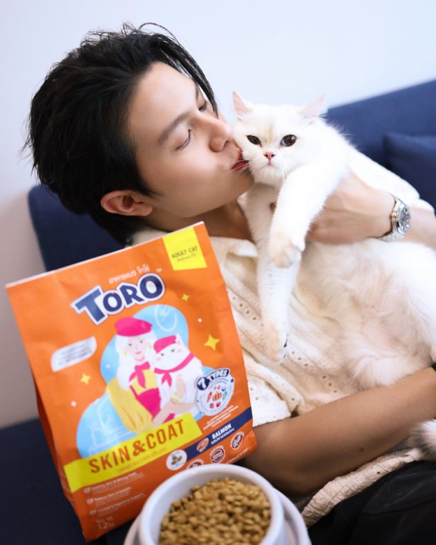nids_s73479's tweet photo. William IG Update 🤍

Papa willy with Nong Rina 😻

 #williamjkp 
#TOROCATFOOD https://t.co/6vCqAXTiMD