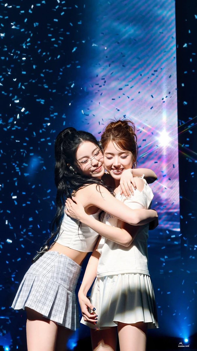 haevvnly's tweet photo. jjyukkyu udah temenan dari pas masih
sekecil ini          sampe           segede ini
😭🤏🏻 https://t.co/ro9Fi6TdZz