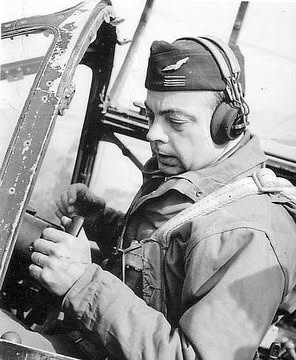 todDM53izjASpRe's tweet photo. 31. jula 1944. kao pilot izviđačkog aviona u Drugom svetskom ratu nad Sredozemnim morem poginuo je francuski pisac Antoan de Sent Egziperi , autor "Malog princa", jedne od najčitanijih knjiga u svetu. 📚 https://t.co/jwDauQgVnB
