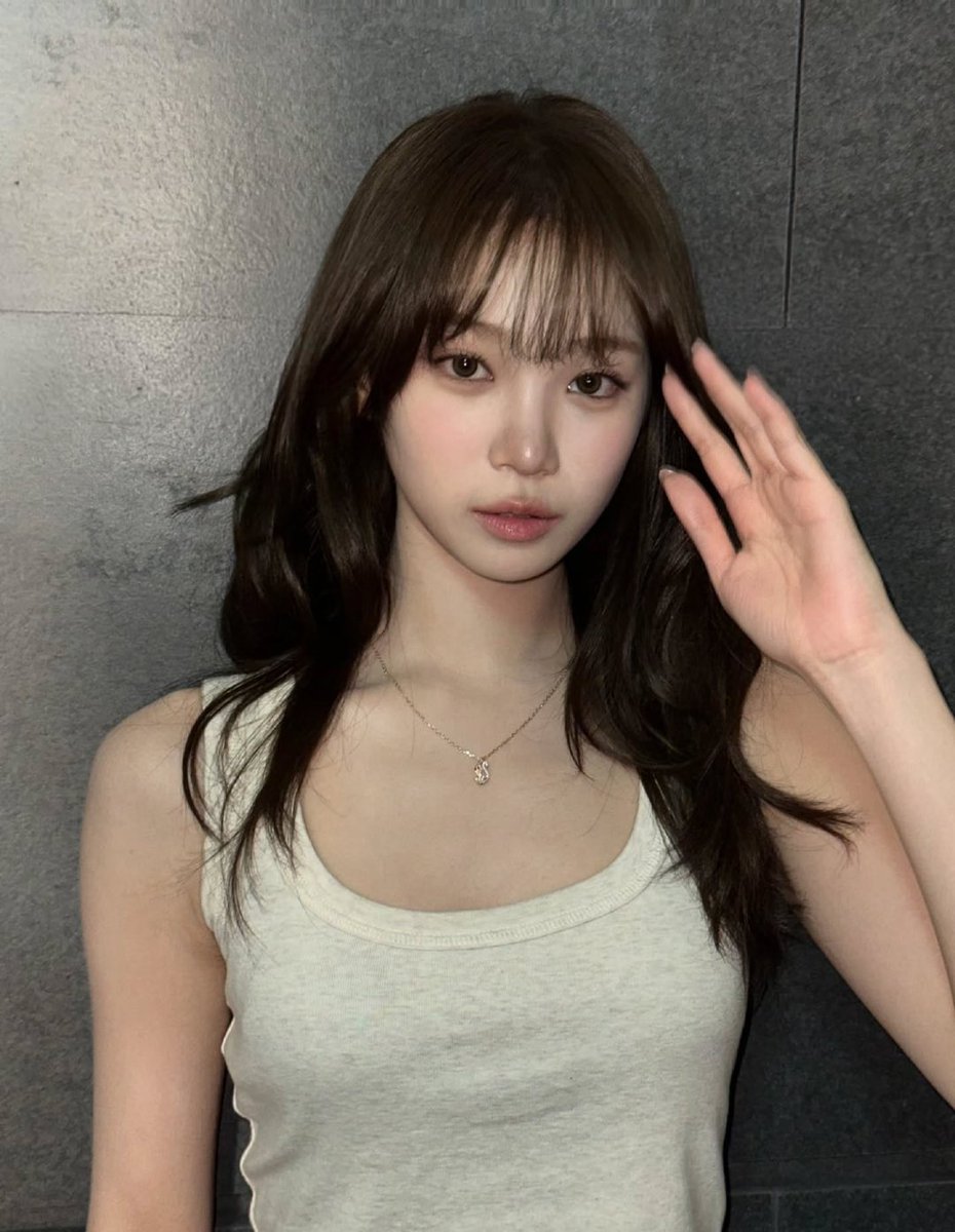 lllzx210's tweet photo. May your new age be filled with joy, rest and all the dreams you chase. Happy Birthday Kim Chaewon.

TIME TO CELEBRATE
CHAEWON
#TimeToChaelebrate
#여름의인트로_김채원 https://t.co/O4XMBhEsmX