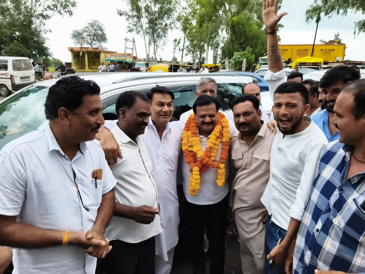 sajjanvermaINC's tweet photo. आष्टा के जावर में कार्यकर्ताओं का स्नेह मिला। सभी से मुलाकात कर चर्चा की। https://t.co/WWUDucdKxl