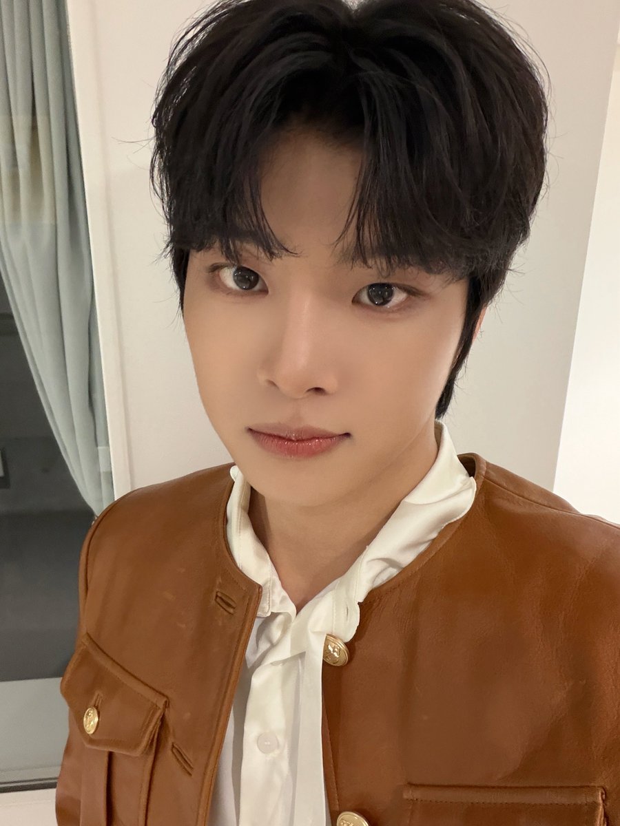 YOUNITE_twt's tweet photo. 일본 1일차 완료🔥

#시온 #SION https://t.co/vkYKOeC61Z