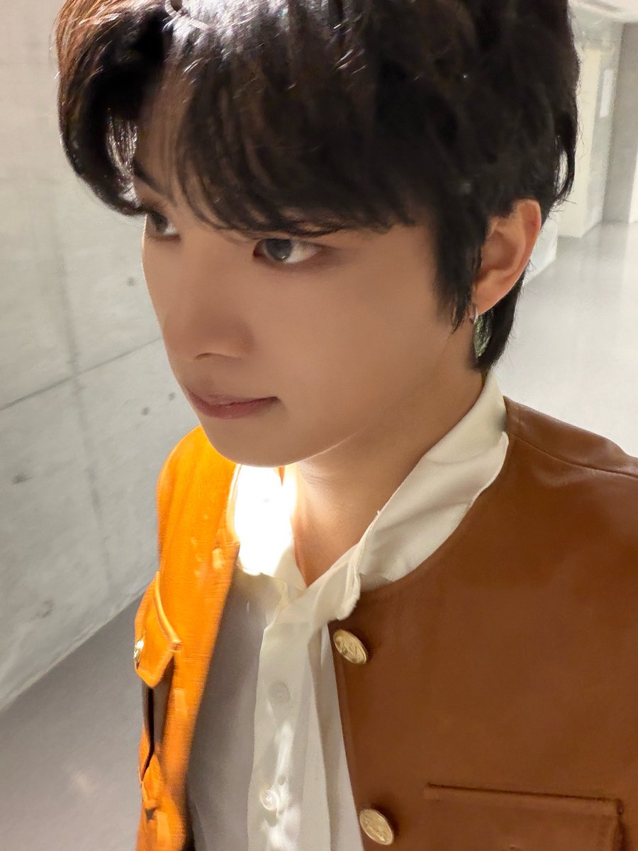 YOUNITE_twt's tweet photo. 일본 1일차 완료🔥

#시온 #SION https://t.co/vkYKOeC61Z
