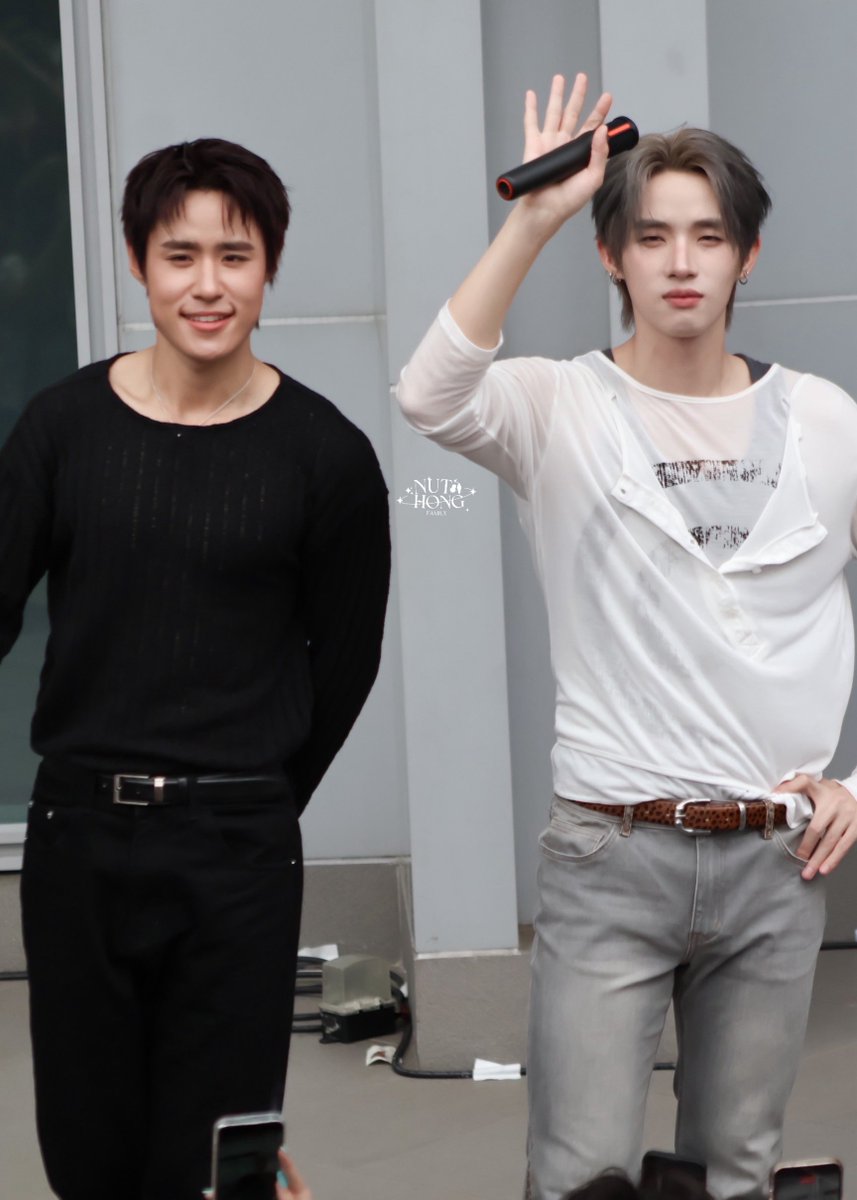 NutHongFamilyTH's tweet photo. LYKNxLYKYOU BOOK FAIR
#งานมหกรรมนิยายนานาชาติ2026xLYKN
#nnutdan #hongshihoshi #LYKN 

Perfect Match 
Faits l’un pour l’autre 
찰떡궁합 
お似合い

🖤🤍🫪 https://t.co/6vBX2681Go