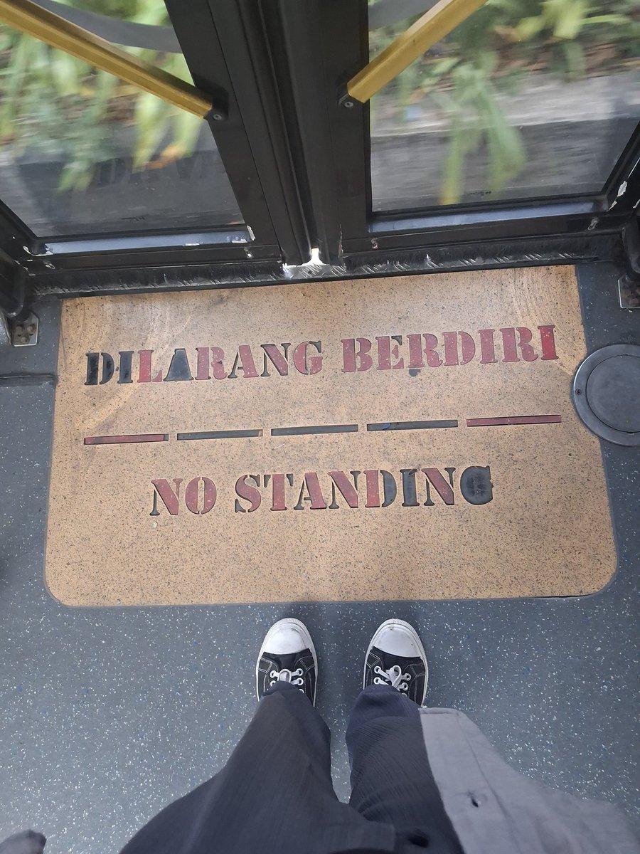 milkccrunch's tweet photo. libur kerja keluar kandang https://t.co/gpIgGY2Egg