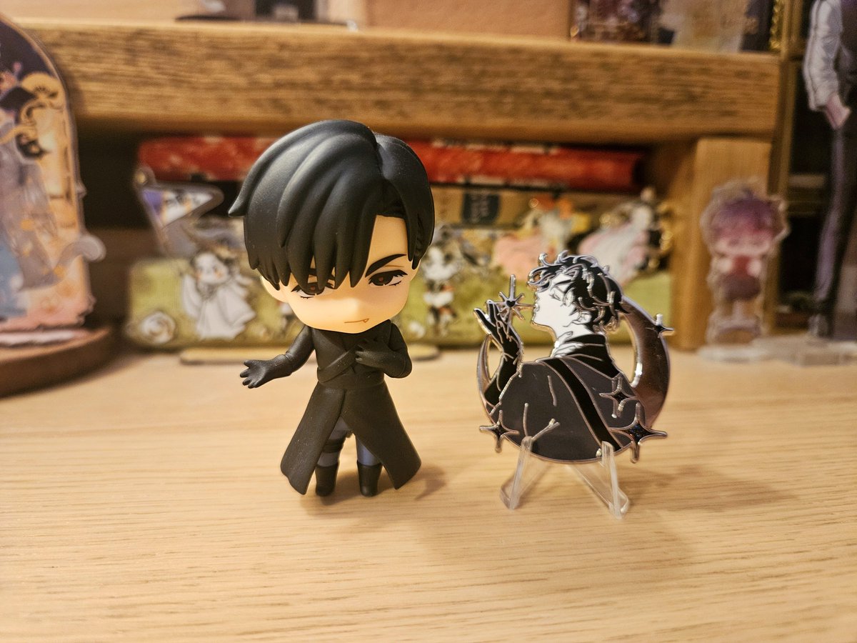 moonmoods1's tweet photo. Thank you so much for all your help @zilfiadark in getting my hands on @Djuney9's beautiful art and merch! I've had the Bingqiu pin art bookmarked for such a long time, it's wonderful to have it in my collection now 🥰 https://t.co/fTF7BxPzur