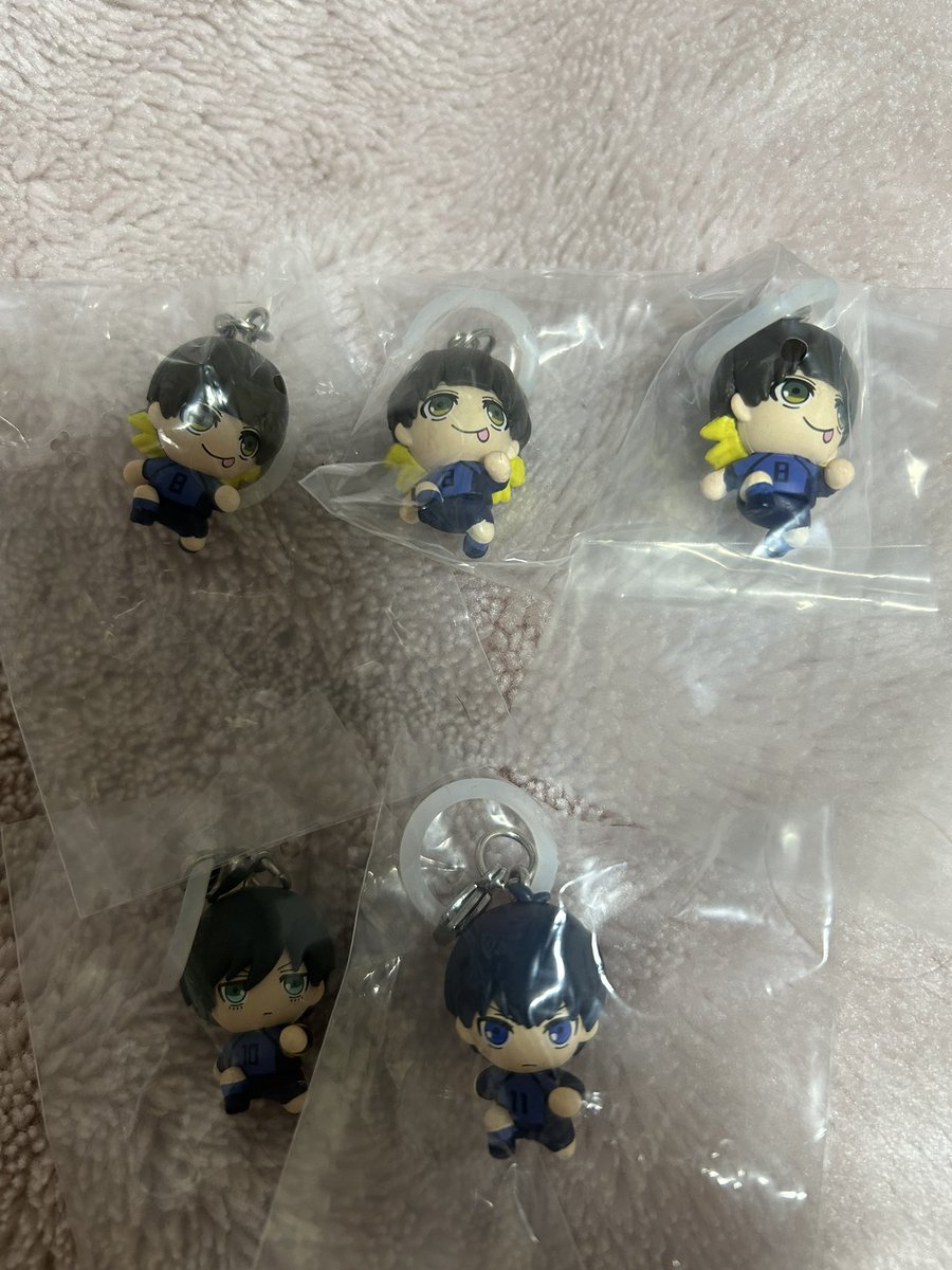 DWG__R's tweet photo. 【交換】 めじるしアクセサリー ブルーロック

【譲】 蜂楽×3 凛×1 潔×1
【求】買取（定価＋送料）まとめての方優先
        未所持めじるしアクセサリー
郵送にてお取引
お気軽にお声掛けくださいませ。

めじるしアクセサリー 交換 https://t.co/RKlmyDKYpD