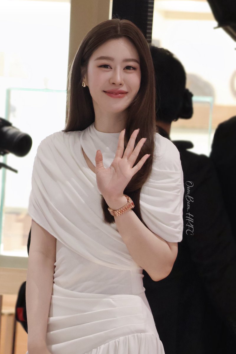 OomBamHKFC's tweet photo. Khun suay~

BAM ICON OMEGA
#OMEGA #OMEGAThailand
#BAMXOMEGAICONSIAM https://t.co/0J90FwAnjD