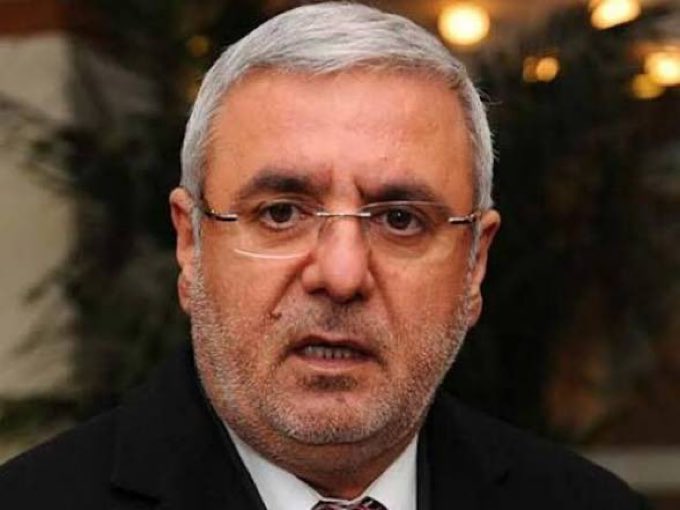 KGlec's tweet photo. Korkuyordu, adamım elamanım demeyecek YENİ P seti kurulduktan sonra AKP ulusalcı islamcı kemalizm sırası gelince bunu da alacak. 

Sanıyorum çerçeve yasa da Kürtleri tatmin etmeyecek. 
Son çiÇelik’in konuşmasıda anladığım kadarıyla, sekteye uğrayacak. https://t.co/AndGA8DcYO