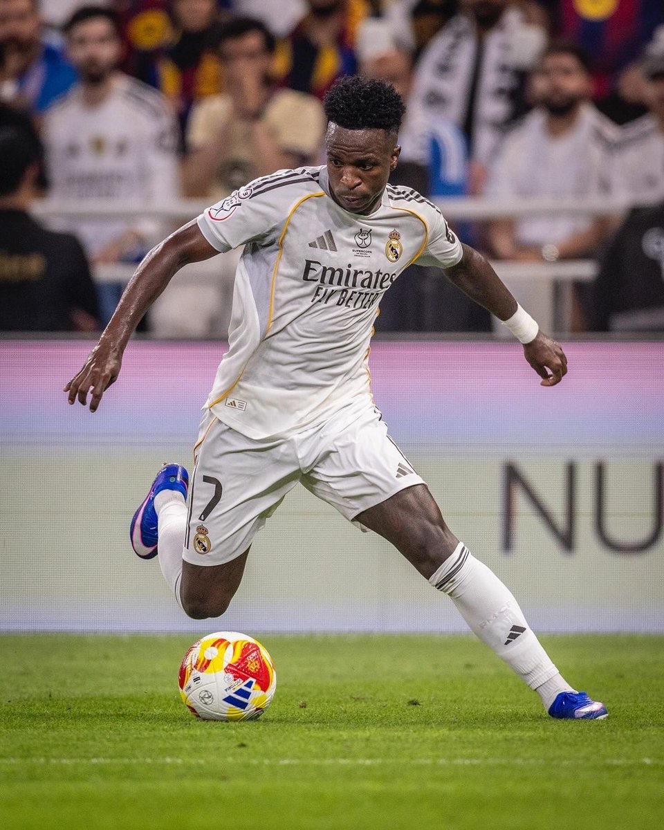 theMadridZone's tweet photo. 🚨 JUST IN: Real Madrid DO NOT want Vinícius Jr.’s situation to DRAG ON longer. 

They want a decision NOW. 

Arsenal are WAITING. @marca https://t.co/RaJsohJKH0
