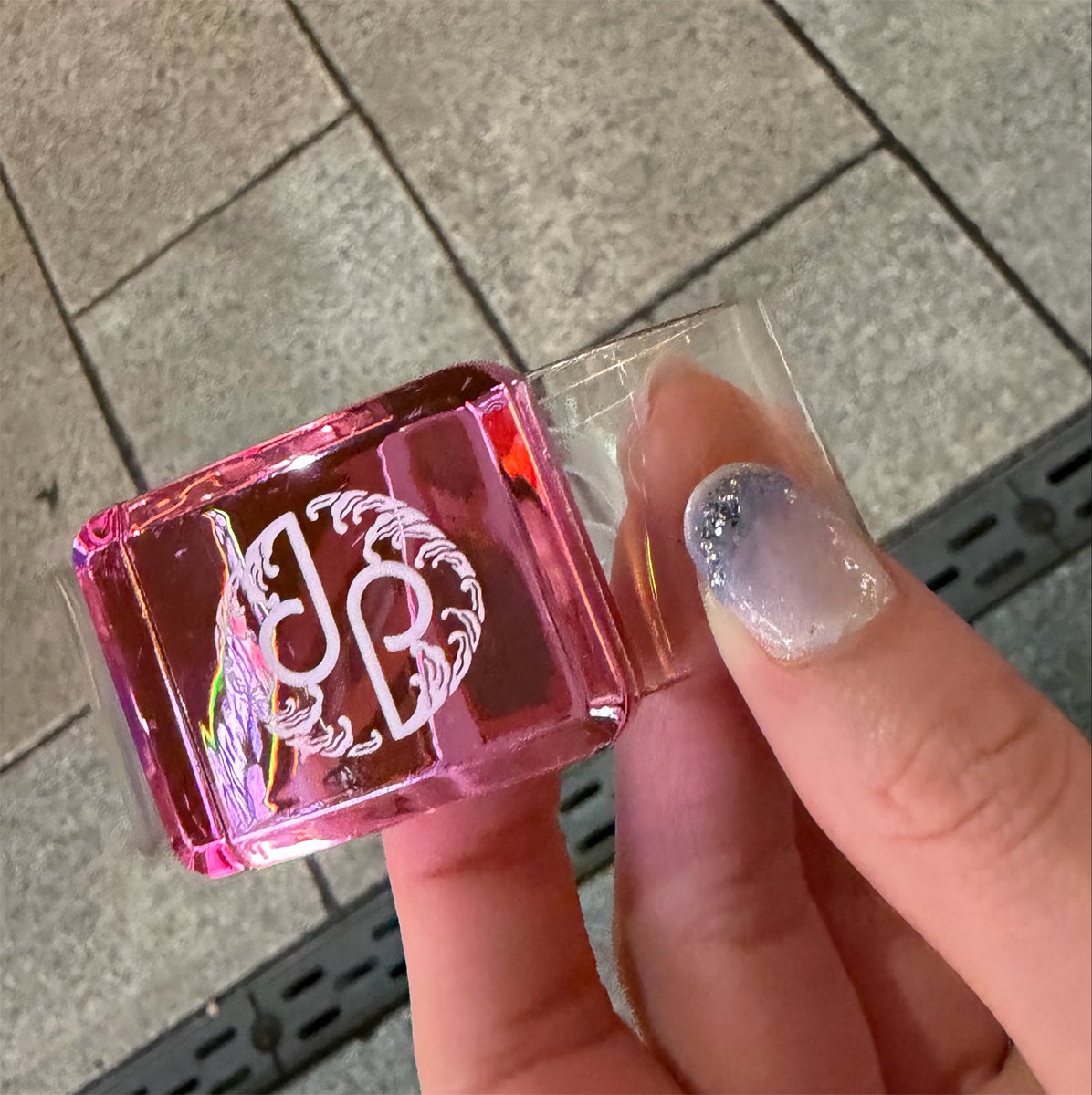 ari00ryu's tweet photo. 【拡散希望】
横浜中華街の香港飲茶西遊記の前にて龍宮城リングライトの落し物がありました！近くの山下町交番に預けておりますので、お心当たりのある方は交番までお願いします🙇‍♀️
 #龍宮城  #MOTTO https://t.co/bsAsUe9oe6