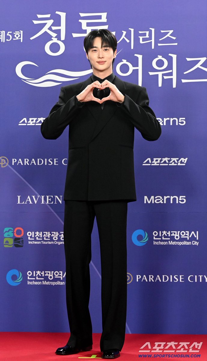 plv_210's tweet photo. 가오 ㅈㄴ 산다 https://t.co/kdjYnppoFk
