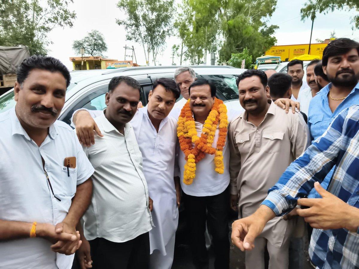 sajjanvermaINC's tweet photo. आष्टा के जावर में कार्यकर्ताओं का स्नेह मिला। सभी से मुलाकात कर चर्चा की। https://t.co/WWUDucdKxl
