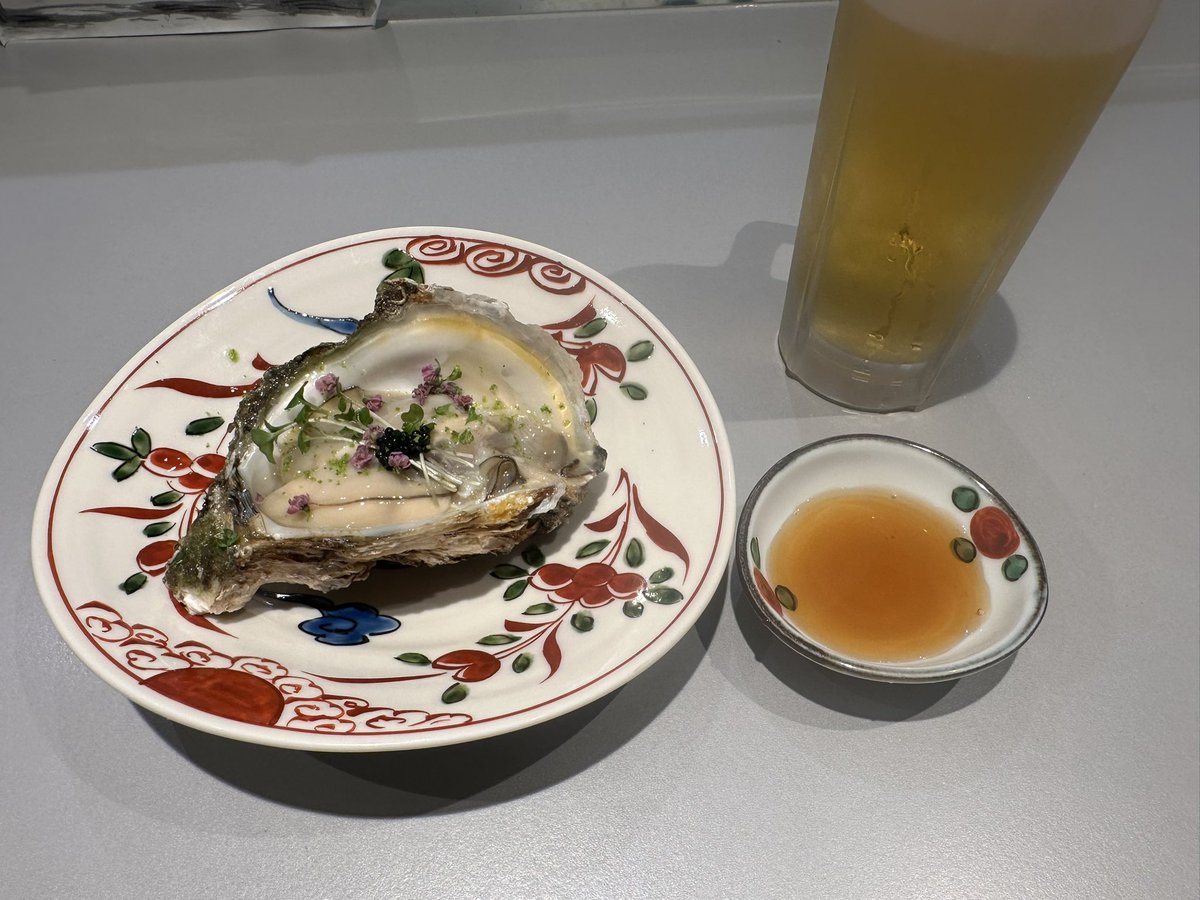 ryutinLosingo's tweet photo. 本日予定していた業務もこなし晩酌タイムを迎えることができました

鮮魚は美味いけど金沢駅周辺は単価が高ぇ〜💦

宝くじでも当たったら小松 弥助でも行ってみたいです

同じ近海物なら富山の方が断然にコスパ良いわ

まぁ能登産岩カキ食えたので結果オーライとしましょう

お疲れ様でした🙇🏻‍♂️ https://t.co/wqjvLwo7yr